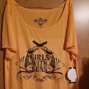 Girls with guns tee